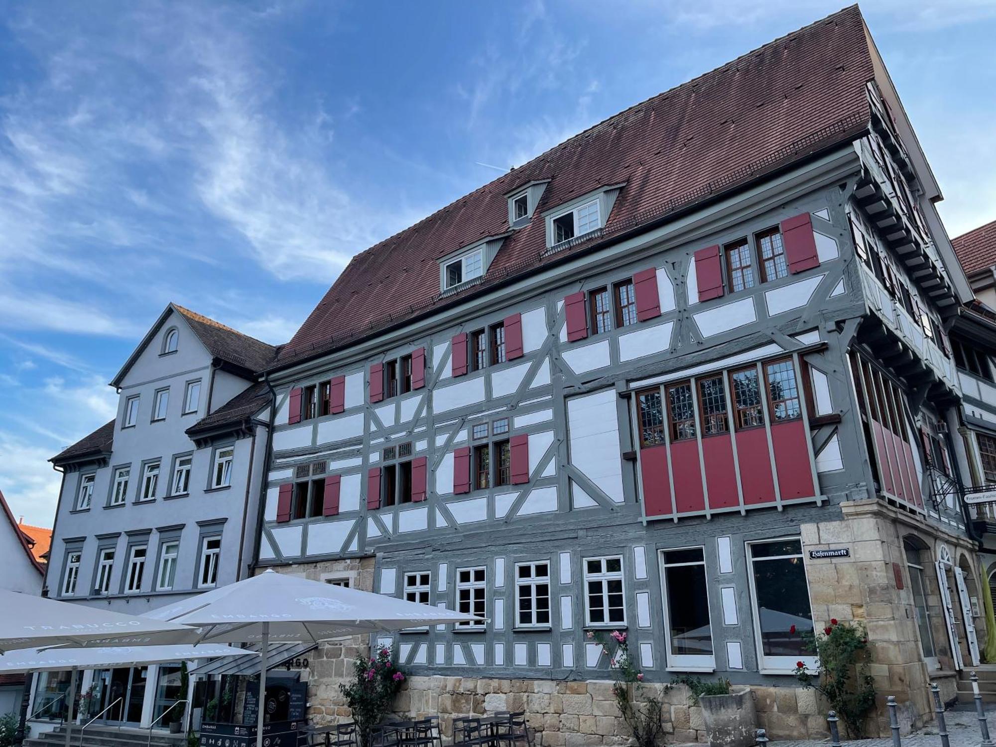 Secondhome Stuttgart - Moderne Grosse Wohnungen Nahe Der Hist Altstadt Von Esslingen An - Versch Groessen 8 - 11 - 19 Betten Esslingen am Neckar Exterior foto
