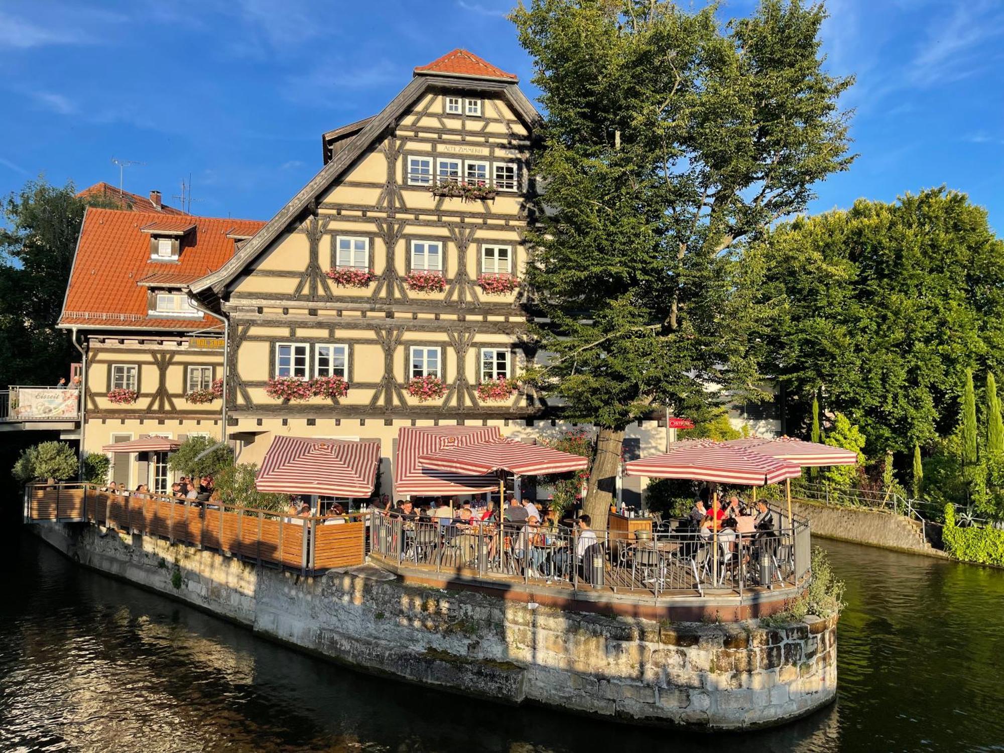 Secondhome Stuttgart - Moderne Grosse Wohnungen Nahe Der Hist Altstadt Von Esslingen An - Versch Groessen 8 - 11 - 19 Betten Esslingen am Neckar Exterior foto